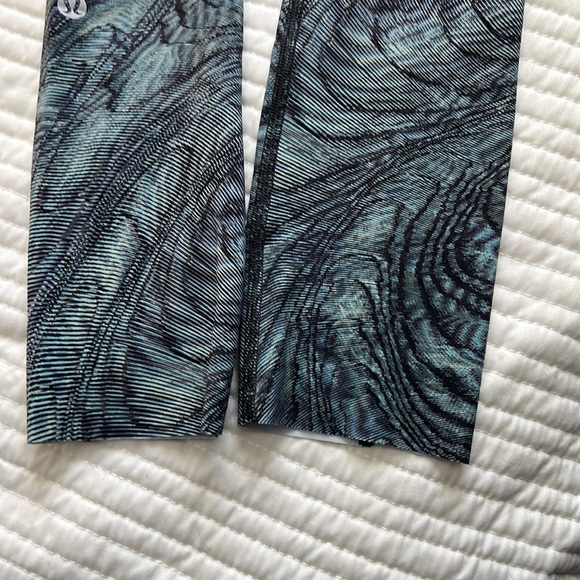 Lululemon Fast and Free HR Crop - Picture 6 of 6